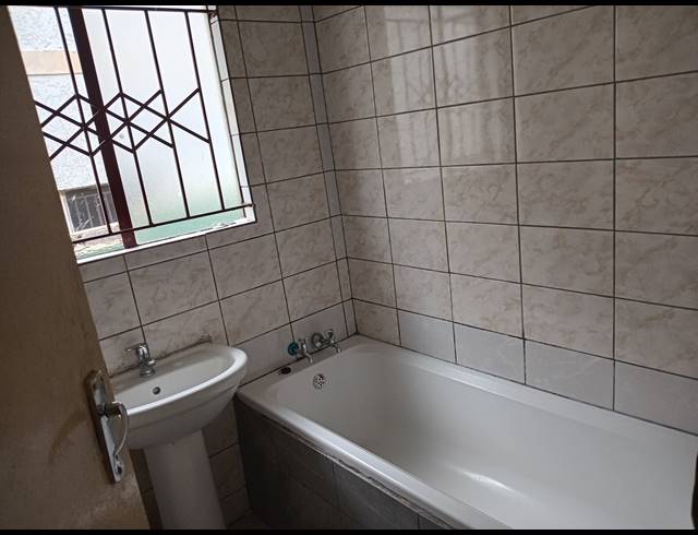 2 BEDROOM FREESTANDING TO LET IN COSMO CITY